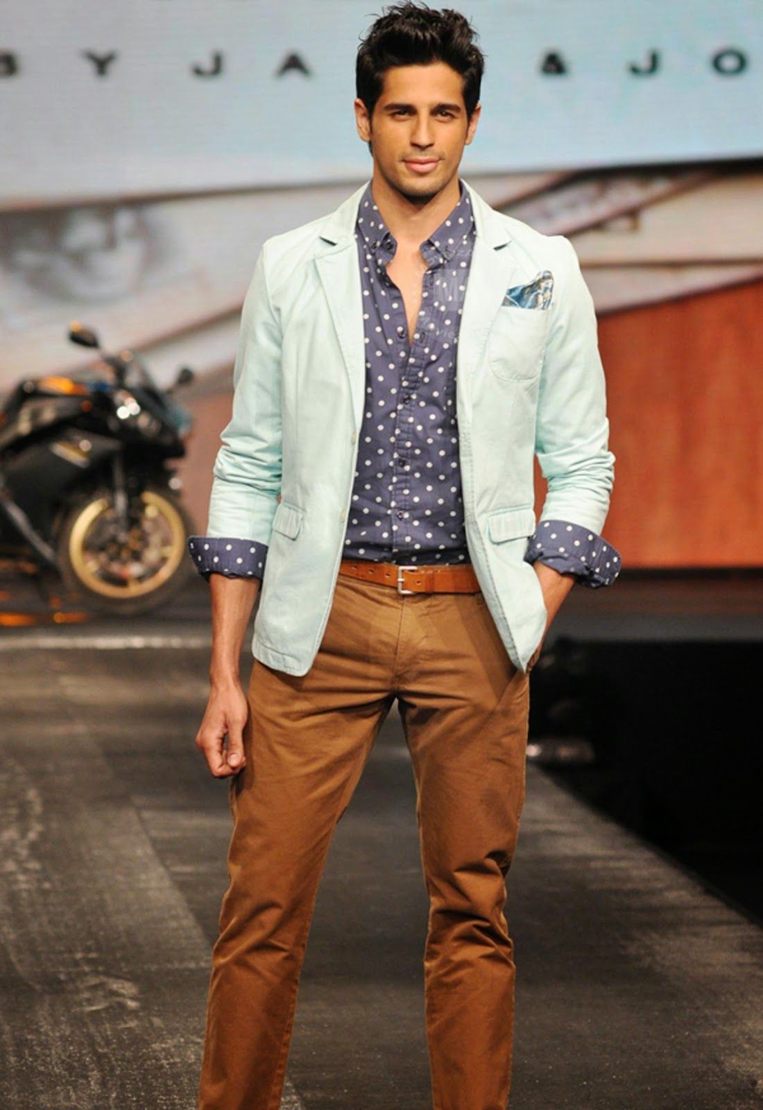 Hd Wallpaper Sidharth Malhotra - HD Wallpaper 