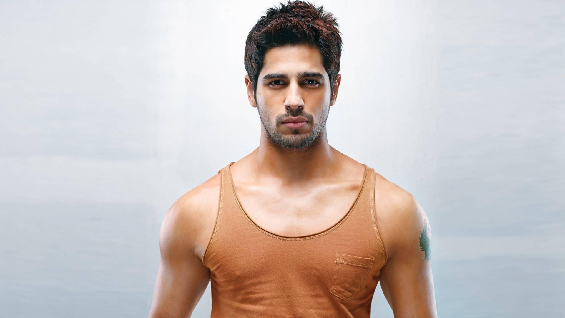 Siddharth Malhotra Actor Hd Wallpapers - Siddharth Malhotra Student Of The Year - HD Wallpaper 