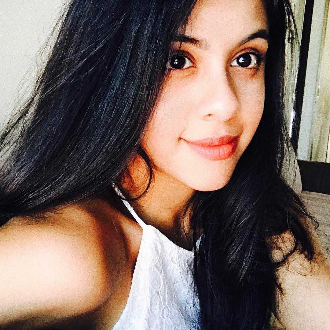 Mithun Daughter Dishani - HD Wallpaper 