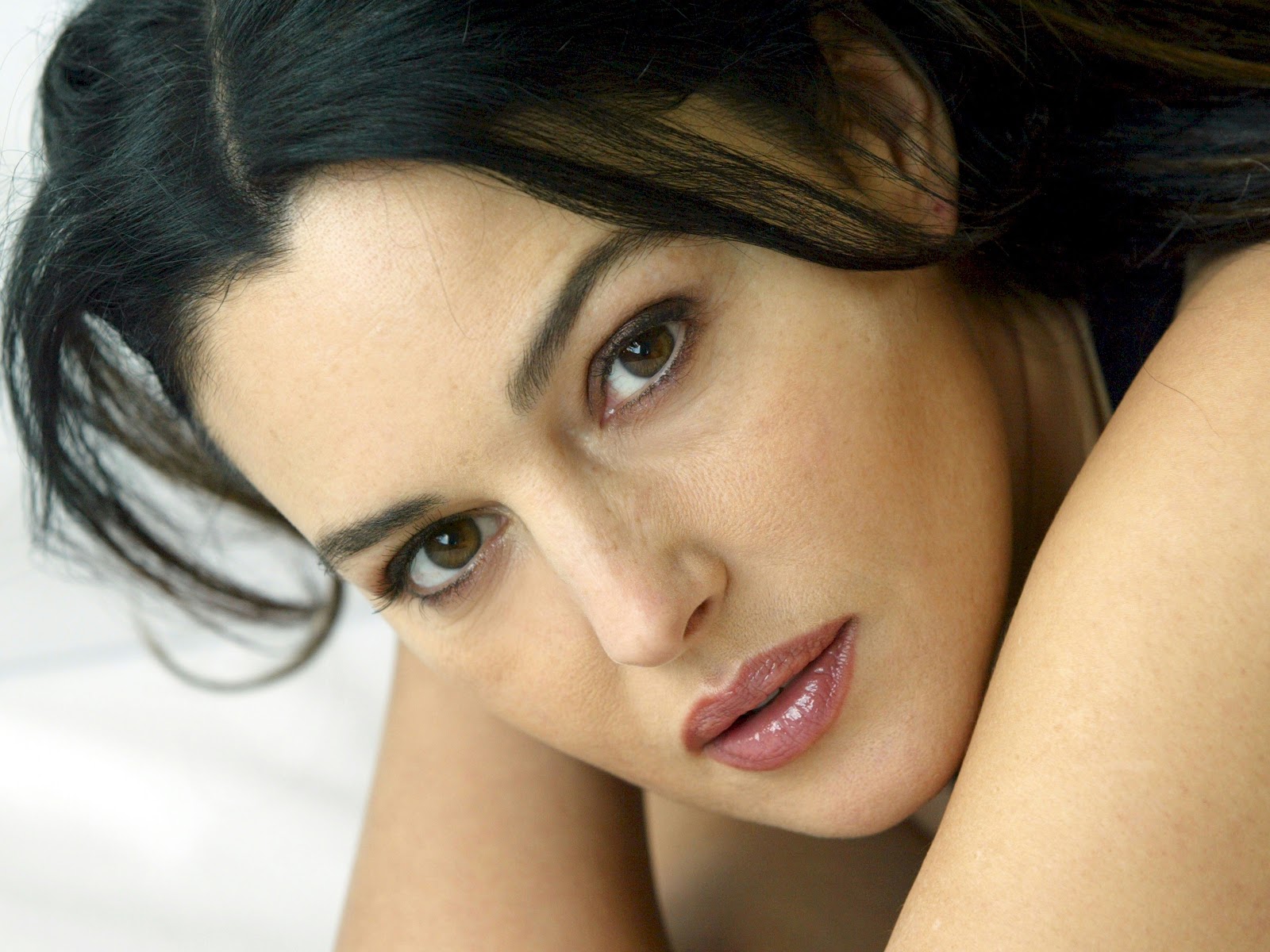 Monica Bellucci Lip Filler - HD Wallpaper 