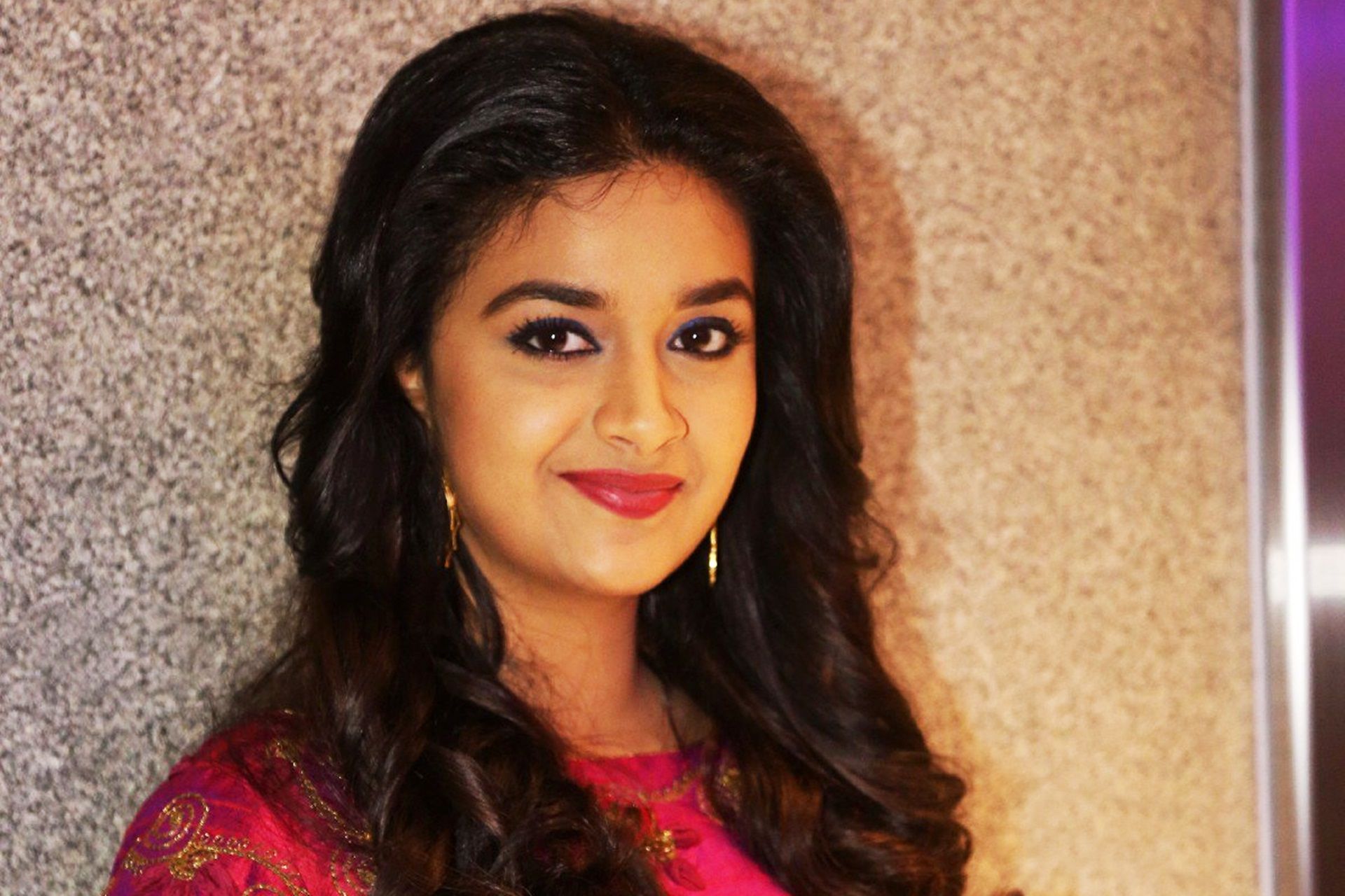 Keerthy Suresh Photos Download - HD Wallpaper 