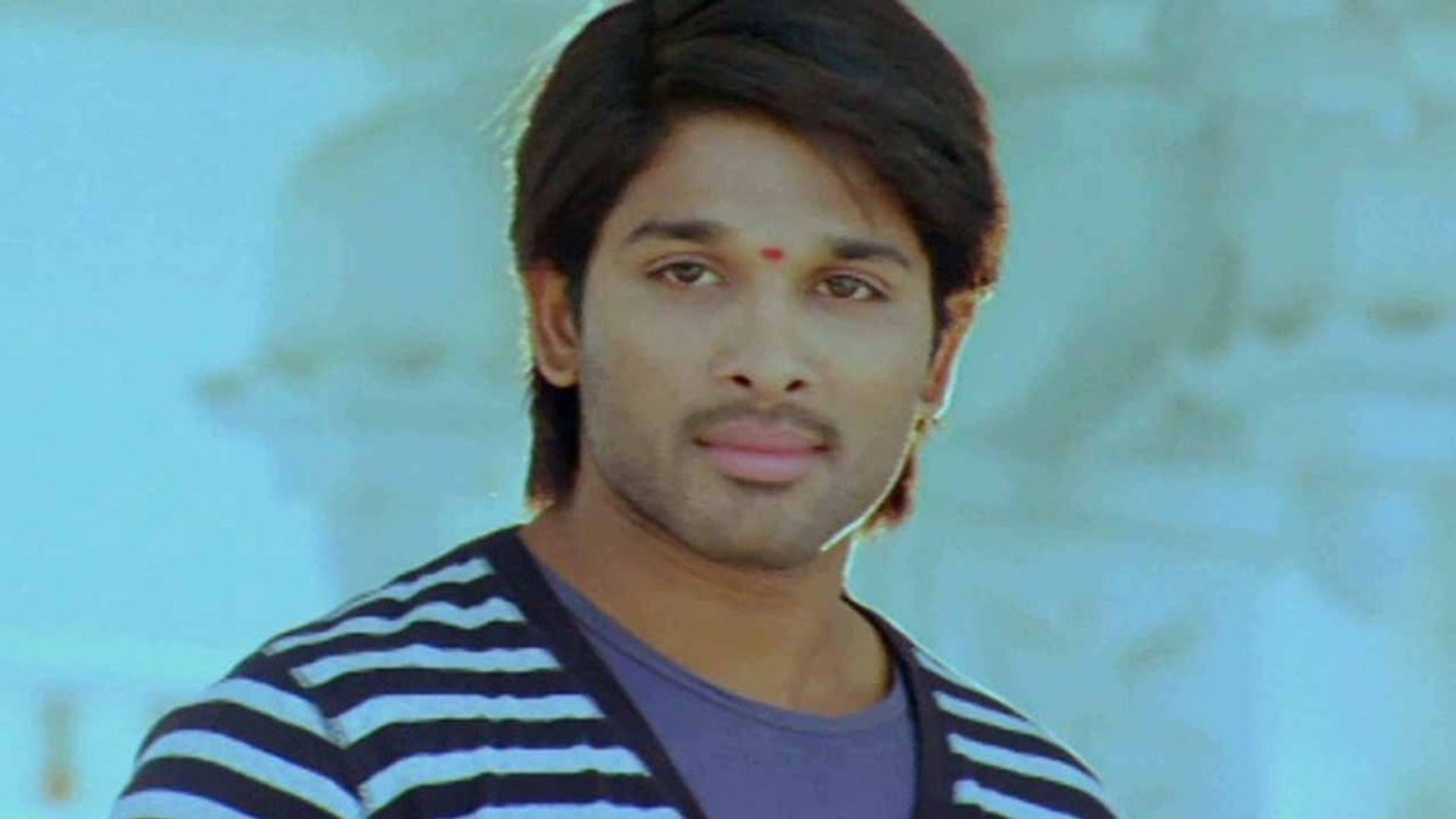 Allu Arjun Quotations Telugu - HD Wallpaper 