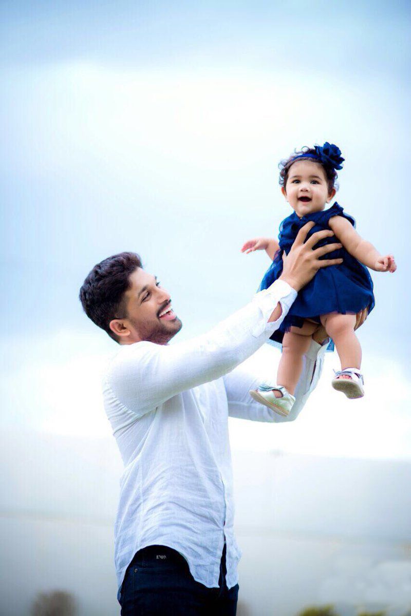 Allu Arjun With His Daughter - HD Wallpaper 