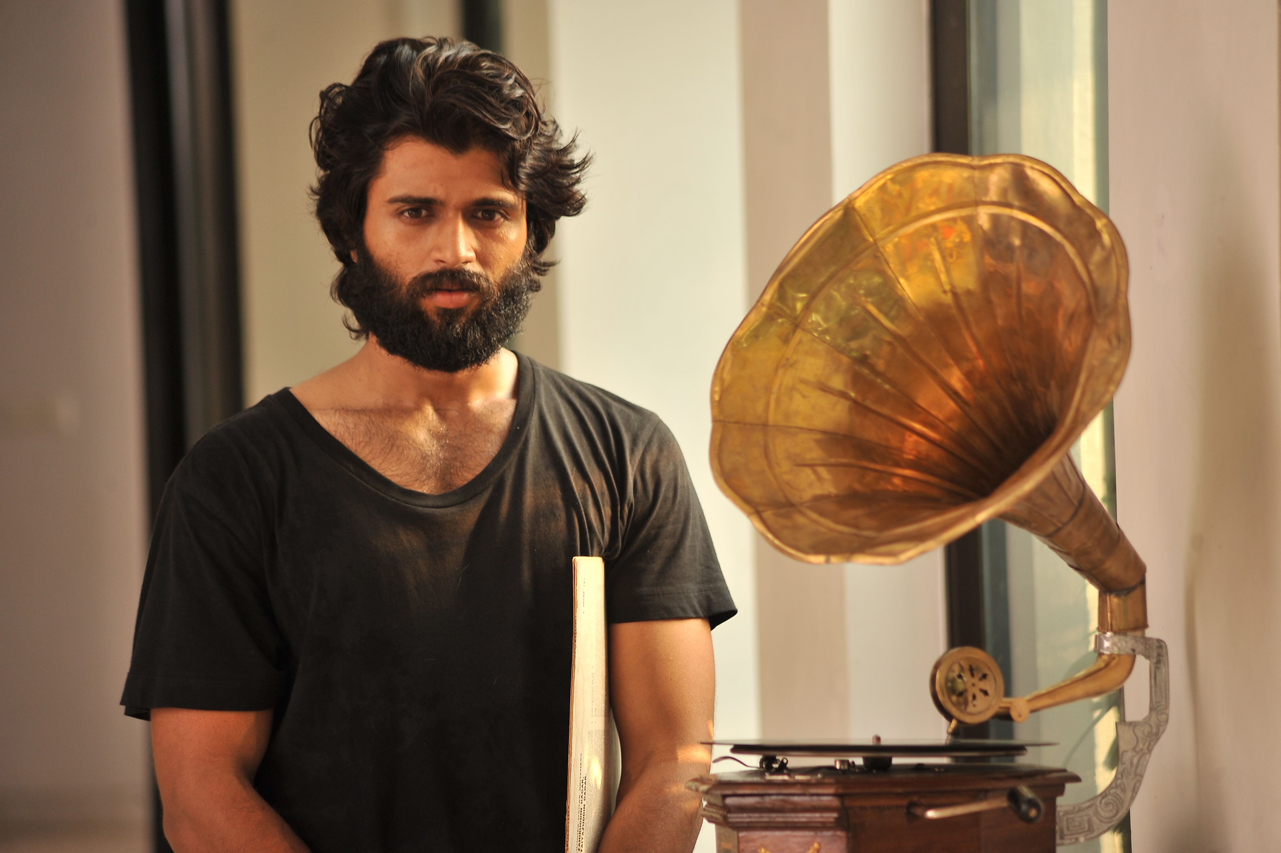 Vijay Deverakonda Arjun Reddy - HD Wallpaper 