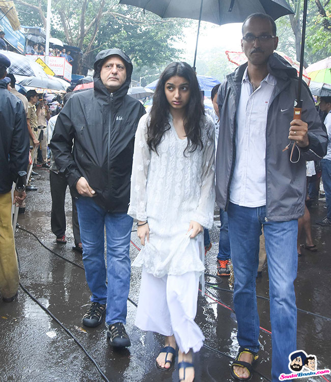 Shashi Kapoor Funeral - Sunny Leone In Big Boss - HD Wallpaper 