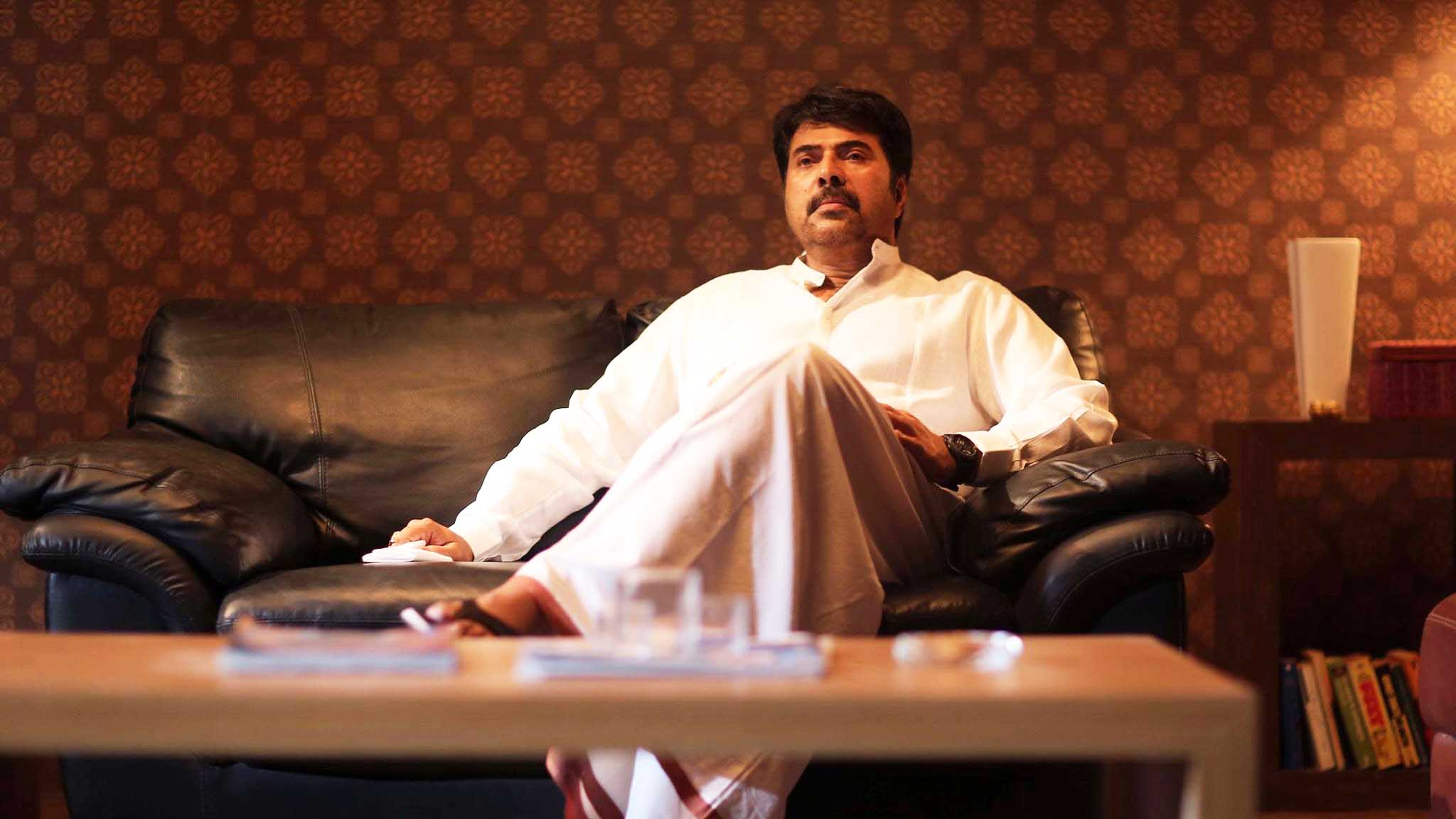 Mammootty Sitting - HD Wallpaper 