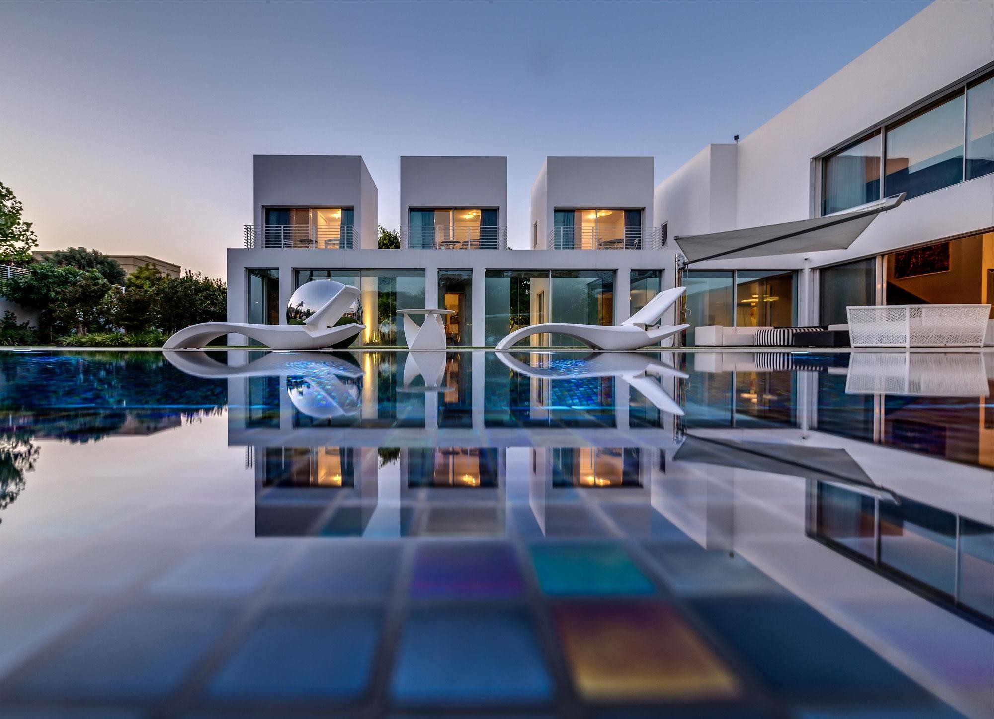 House 
 Data-src - Modern Luxury Mansions With Pools - HD Wallpaper 