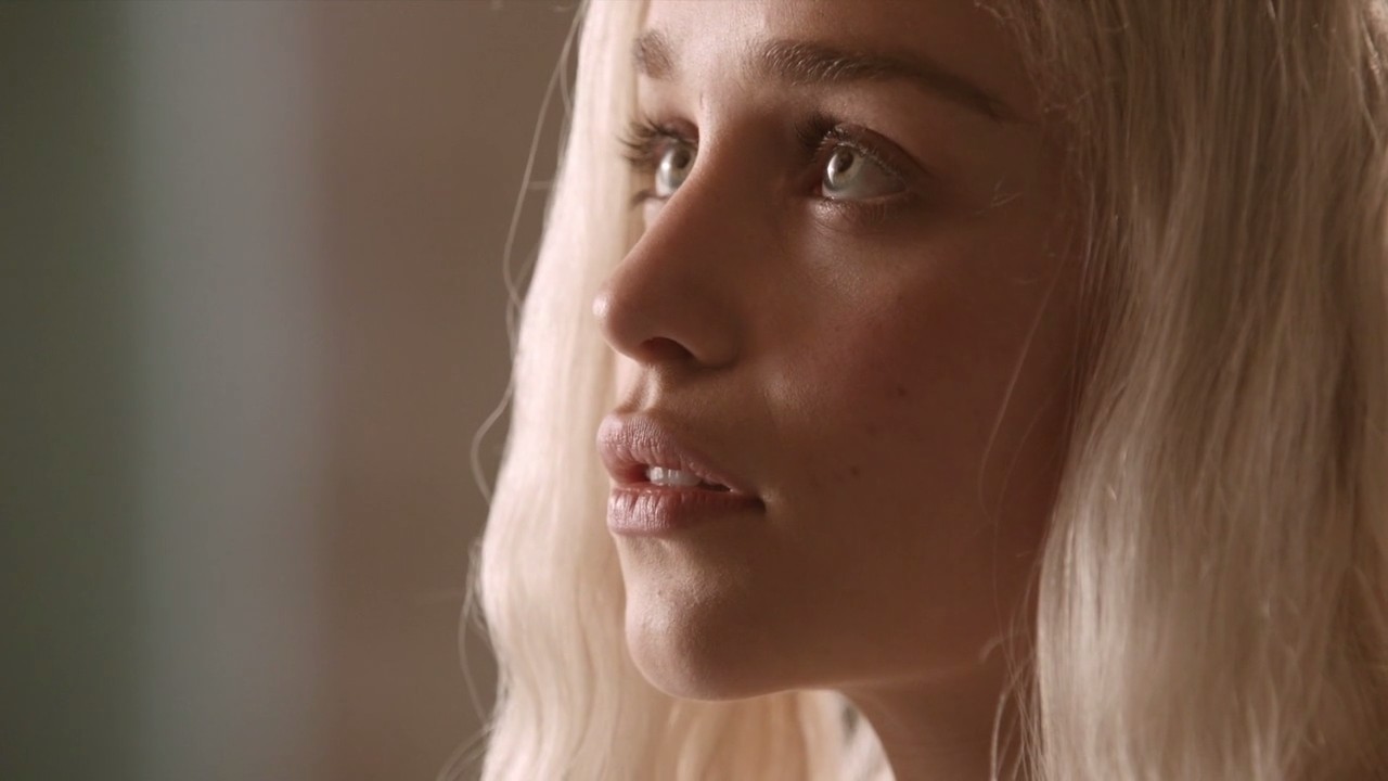 Emilia Clarke Daenerys Targaryen Game Of Thrones Hd - Emily Clarke Game Of Thrones - HD Wallpaper 