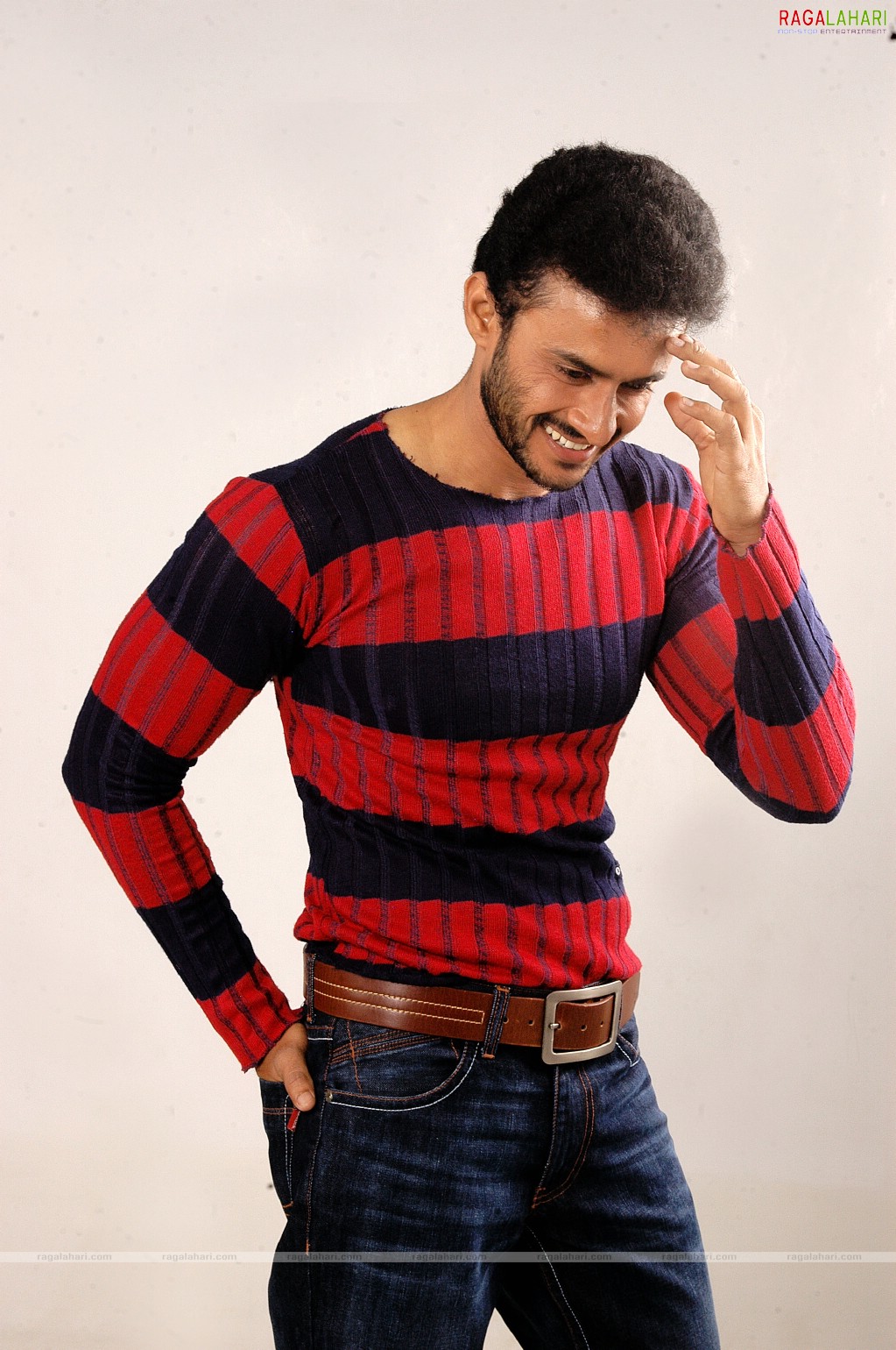 Sweater - HD Wallpaper 