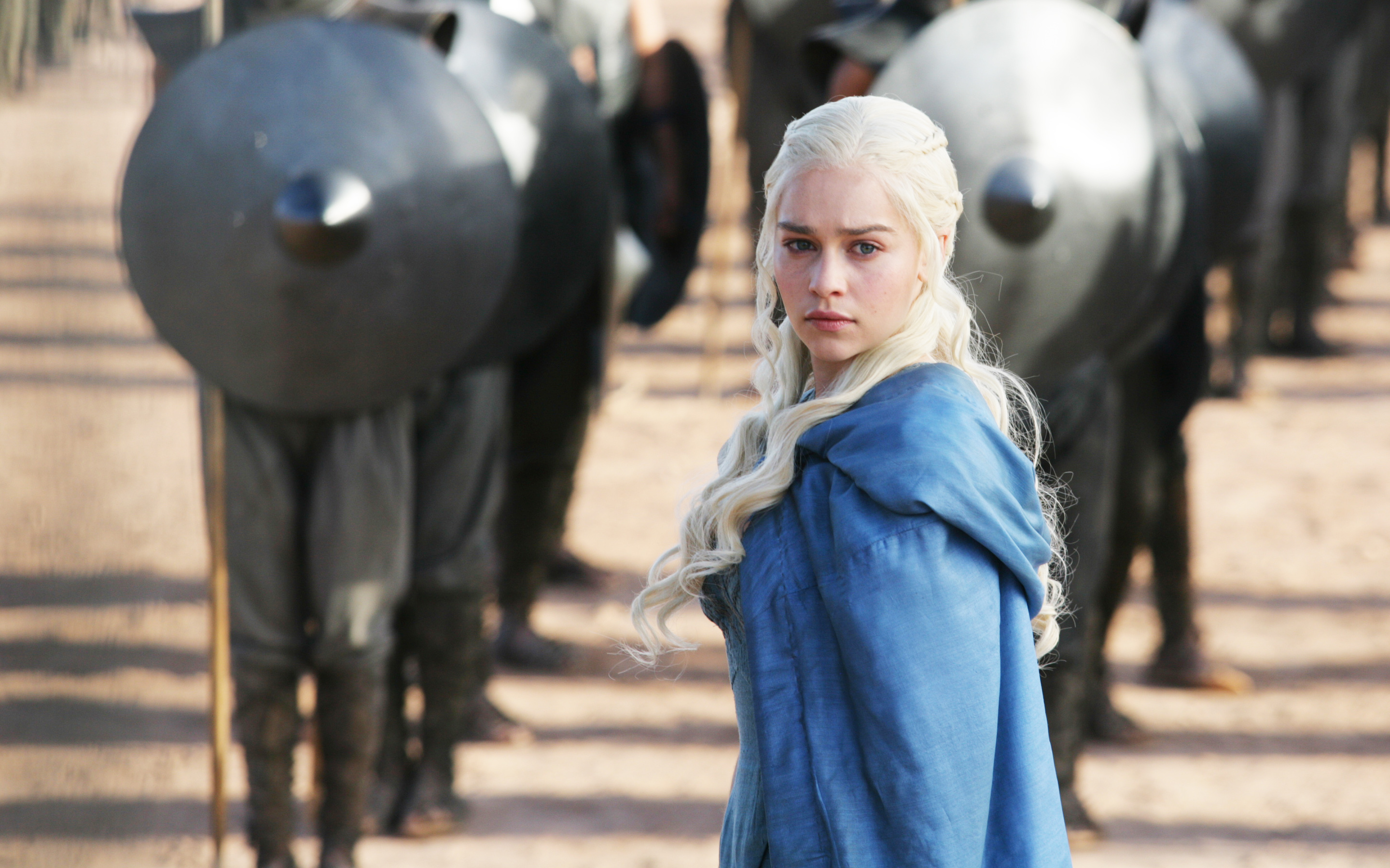 Emilia Clarke In Game Of Thrones - Game Of Thrones Hd Images Emilia Clarke - HD Wallpaper 