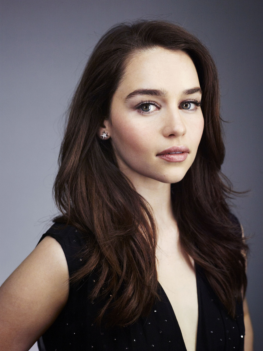 Emilia Clarke Backgrounds, Compatible - Emilia Clarke Haircut Long - HD Wallpaper 