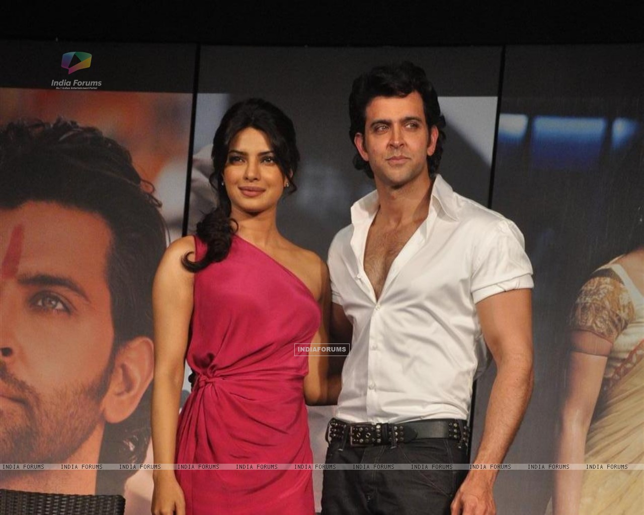 Priyanka Chopra In Agneepath - HD Wallpaper 