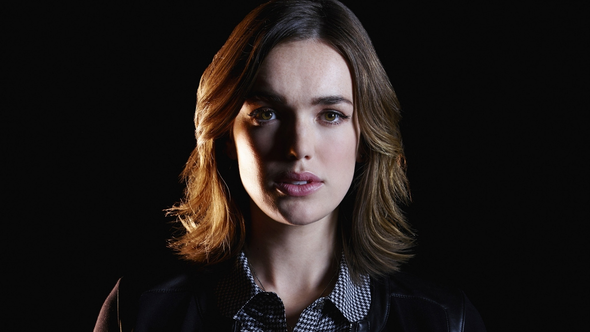 Actress, Celebrity, Elizabeth Henstridge, Wallpaper - Elizabeth Henstridge Agents Of Shield Jemma - HD Wallpaper 