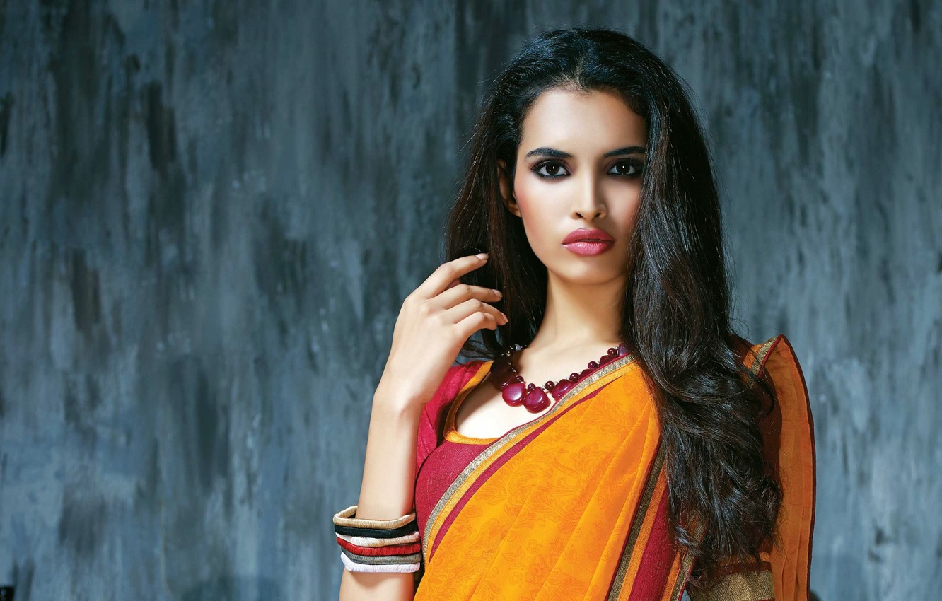 Photo Wallpaper Decoration, Brunette, Woman, Indian, - Sari - HD Wallpaper 