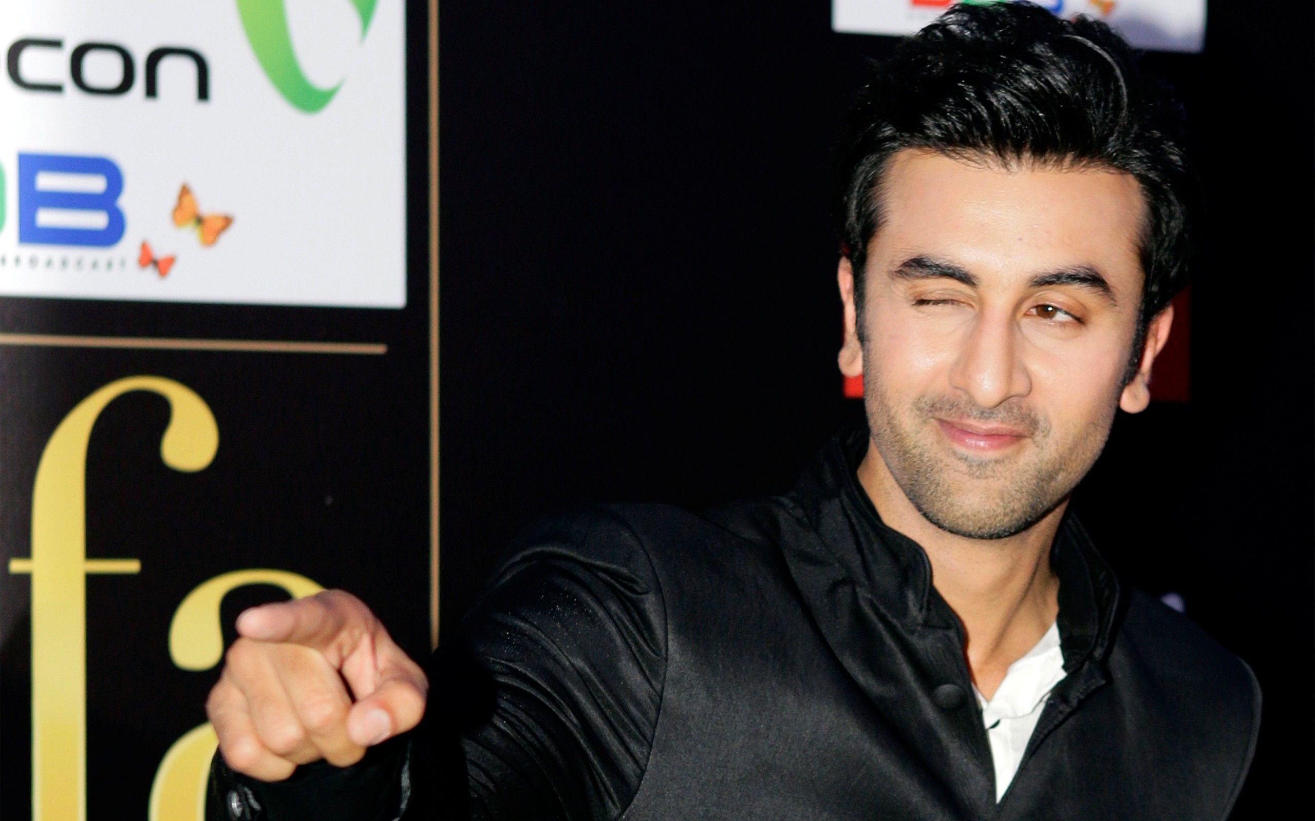 Ranbir Kapoor Handsome Bollywood Actors Hd Wallpapers - Ranbir Kapoor Iifa Awards 2012 - HD Wallpaper 