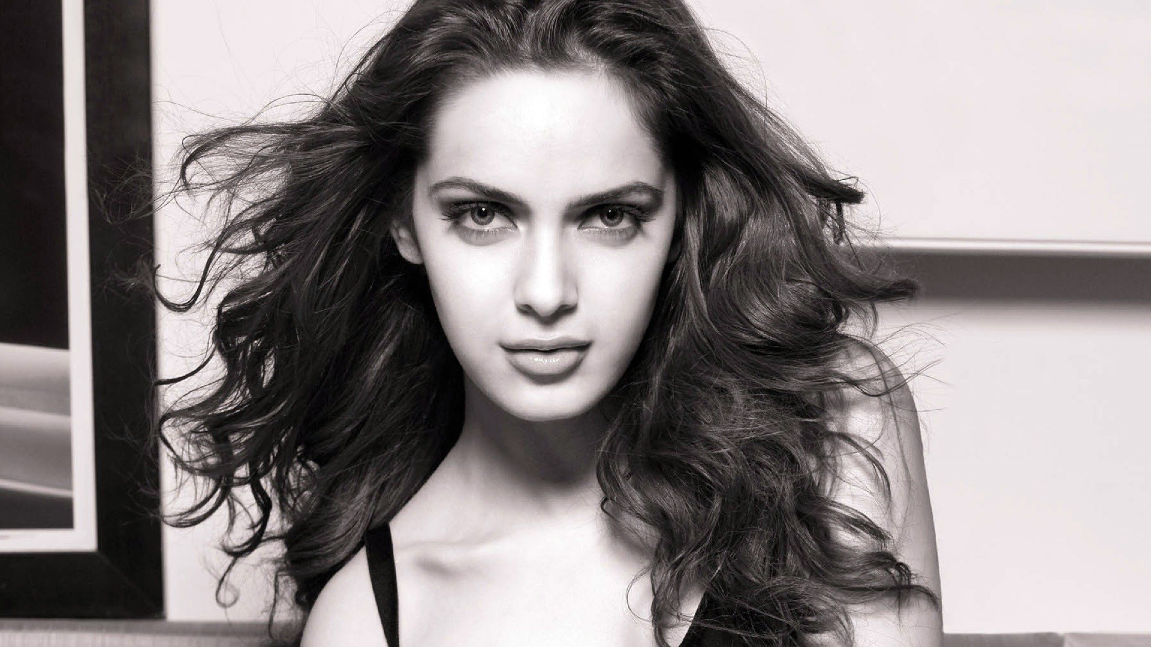 Shazahn Padamsee Wallpapers Bollywood Addaa Latest - HD Wallpaper 