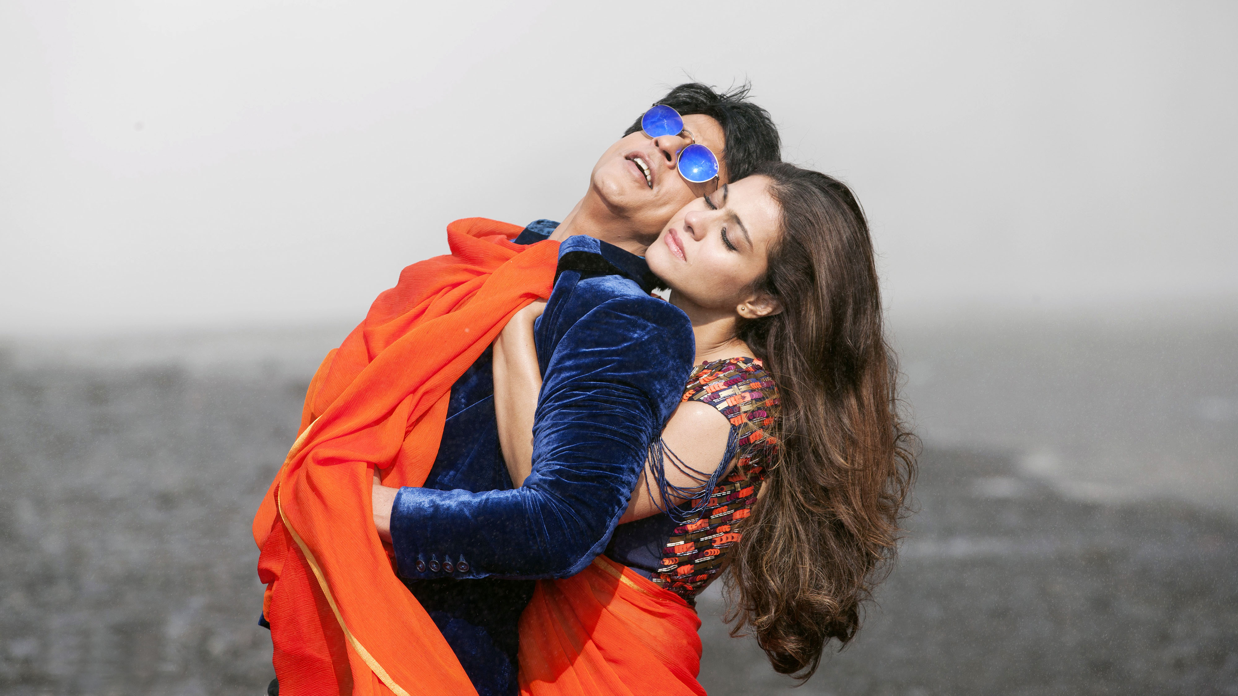 Dilwale Bollywood Movie Latest Best Free Download Wallpapers - Kajol Shahrukh Khan Phine - HD Wallpaper 