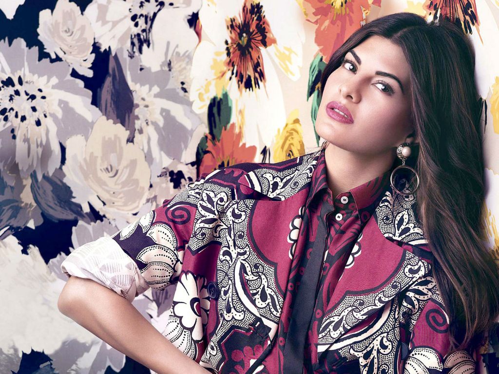 Jacqueline Fernandez Hindi Actress Wallpaper - Jacqueline Fernandez Wallpaper Hd - HD Wallpaper 