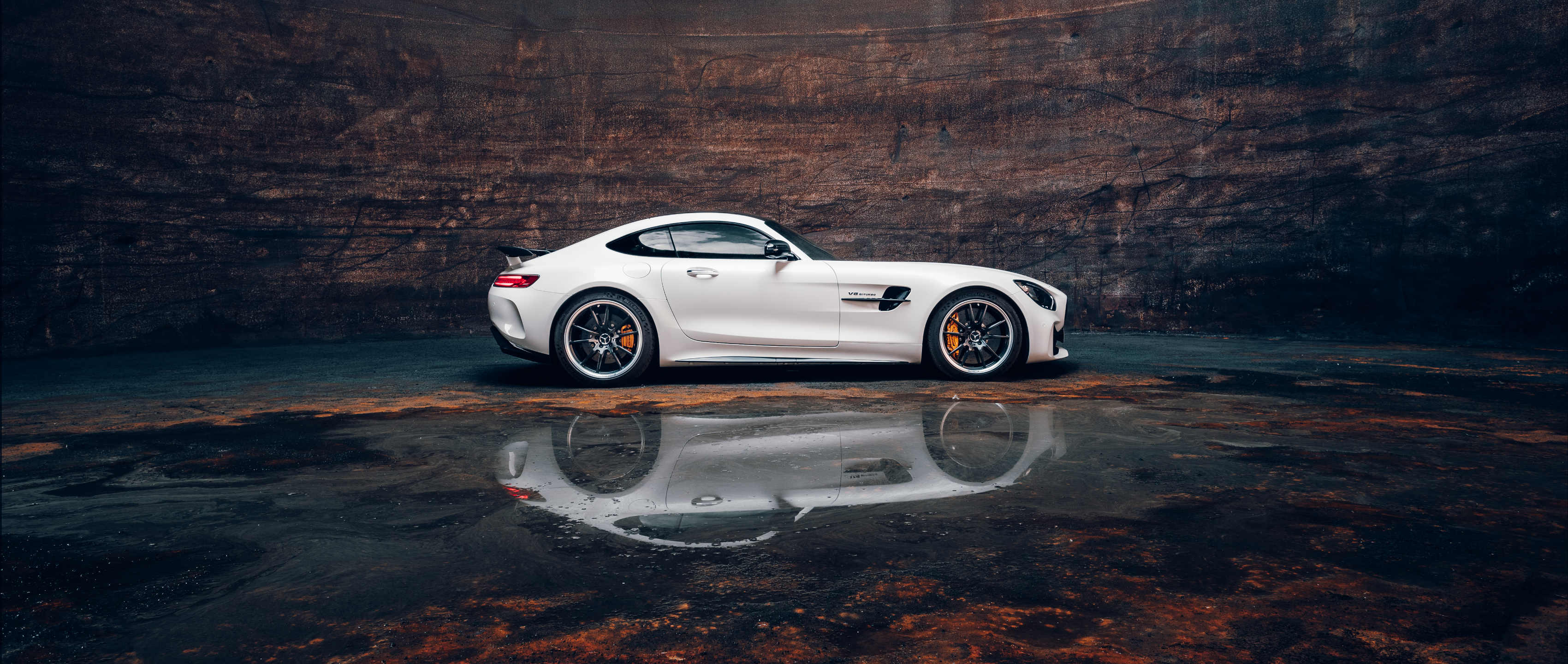The Side View Of The Mercedes Amg Gt R In Designo Diamond - Mercedes Gtr Amg Iphone Wallpaper Hd - HD Wallpaper 