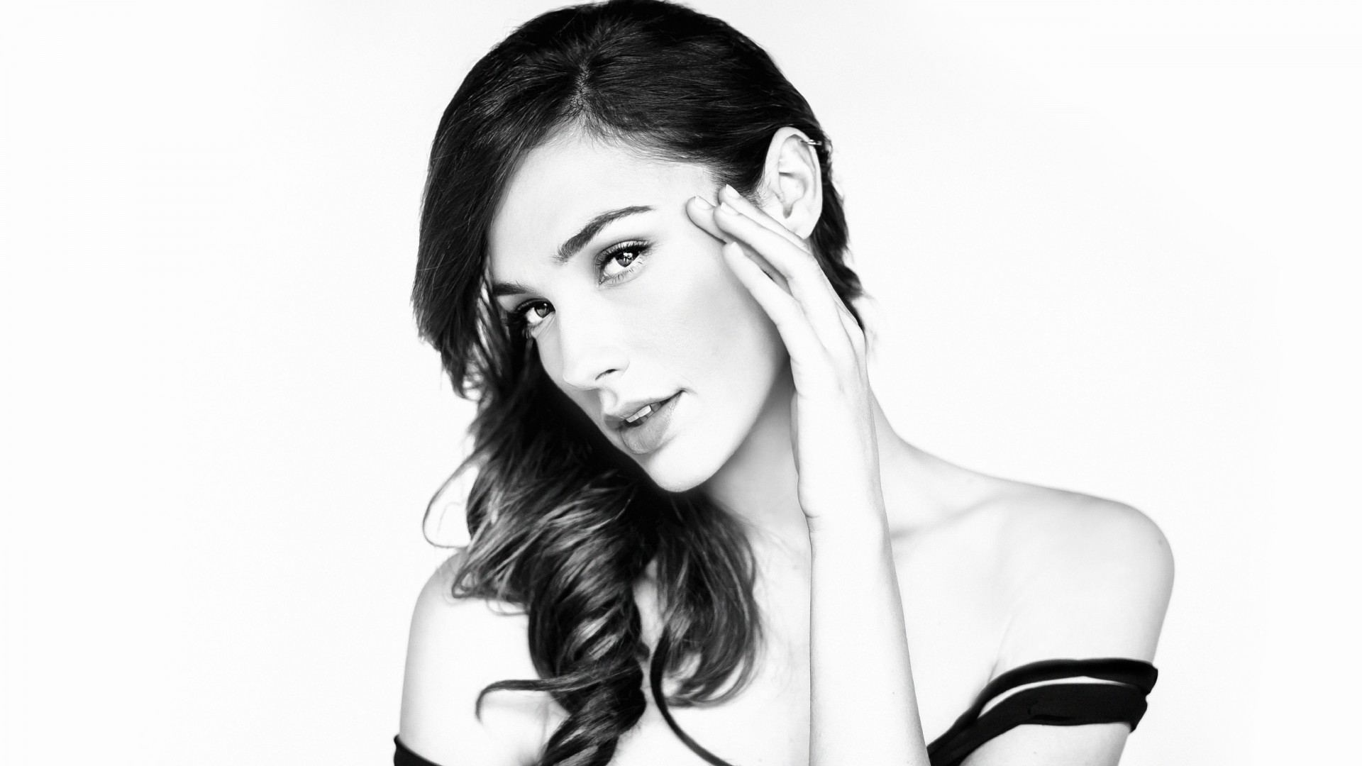 Gal Gadot - HD Wallpaper 