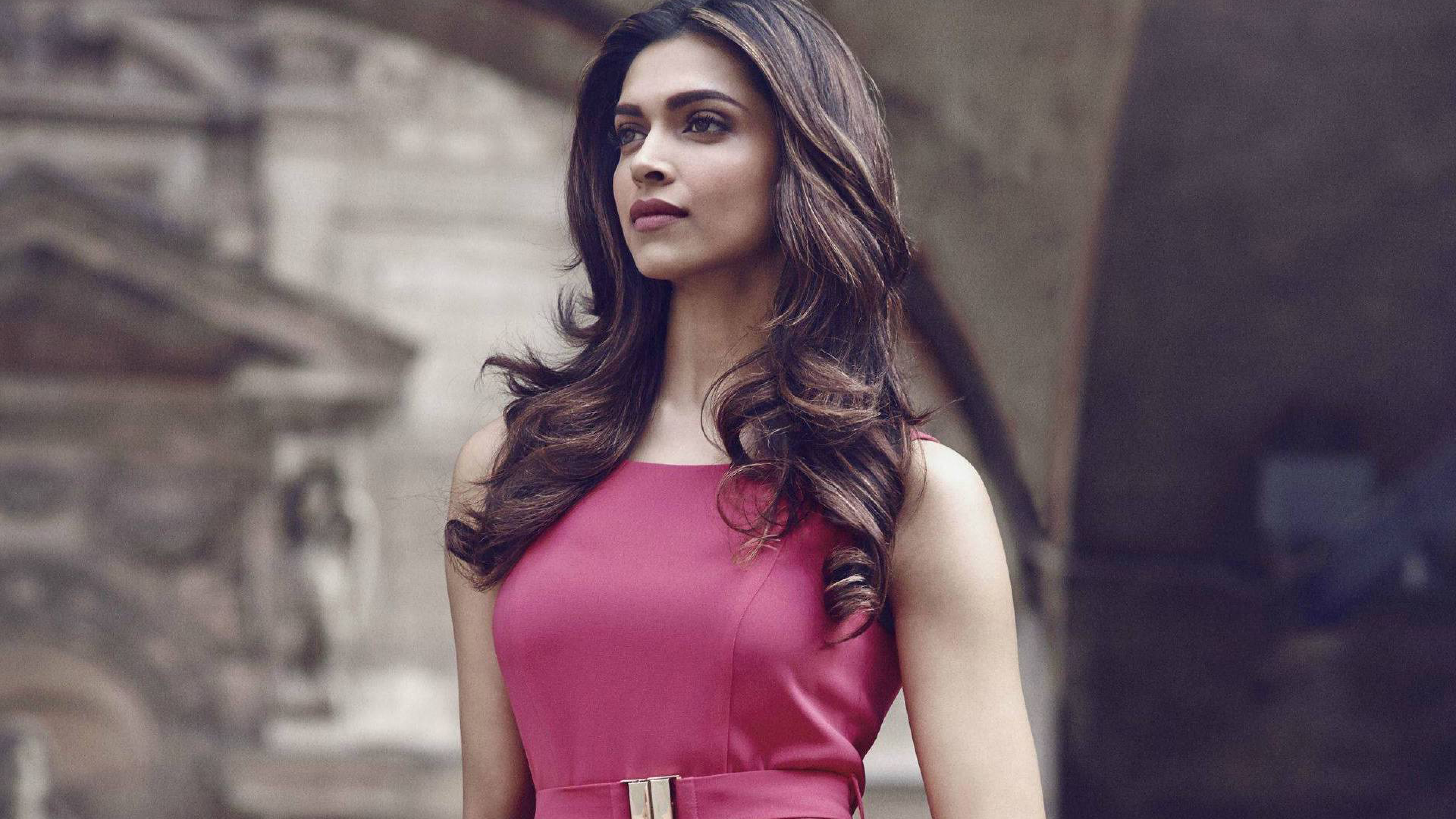 Full Hd Wallpapers Bollywood Actress Wallpaper - Deepika Padukone In Pink  Dress - 1366x768 Wallpaper 