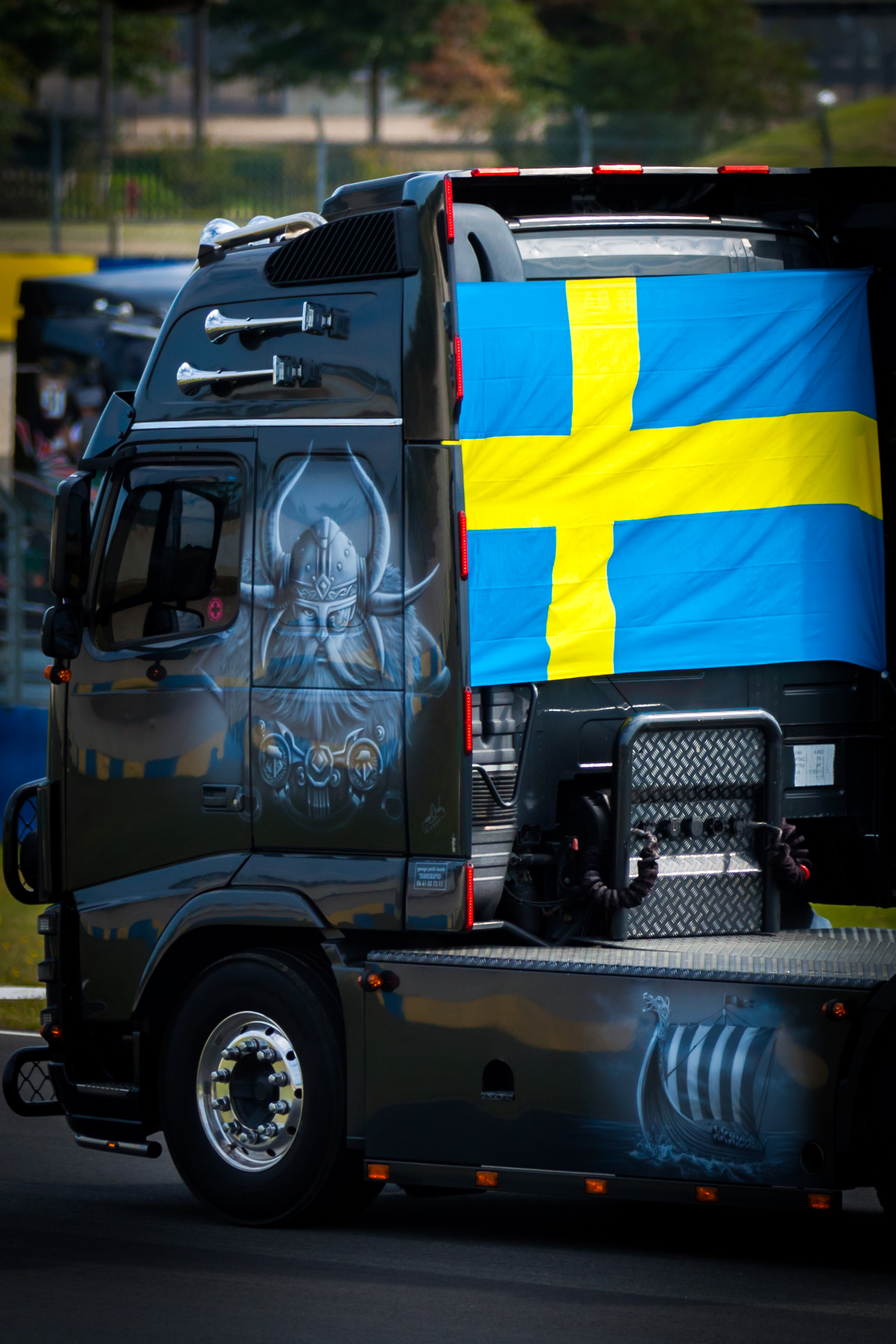 Truck Wallpaper For Iphone - Volvo Truck Wallpaper Iphone - HD Wallpaper 