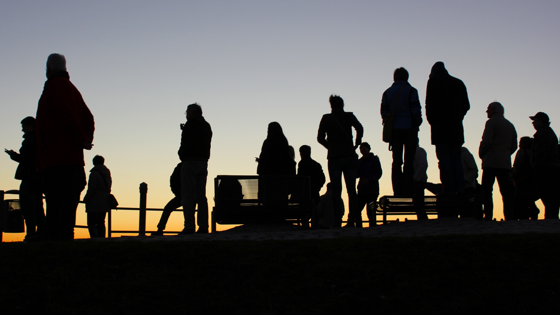 People S Silhouette Against Sunset - HD Wallpaper 