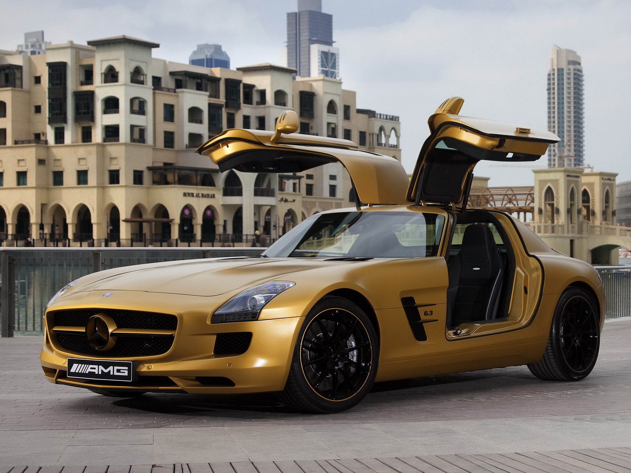 Benz Sls Amg Desert Gold Mercedes Benz Sls Amg Dubai 48x1536 Wallpaper Teahub Io