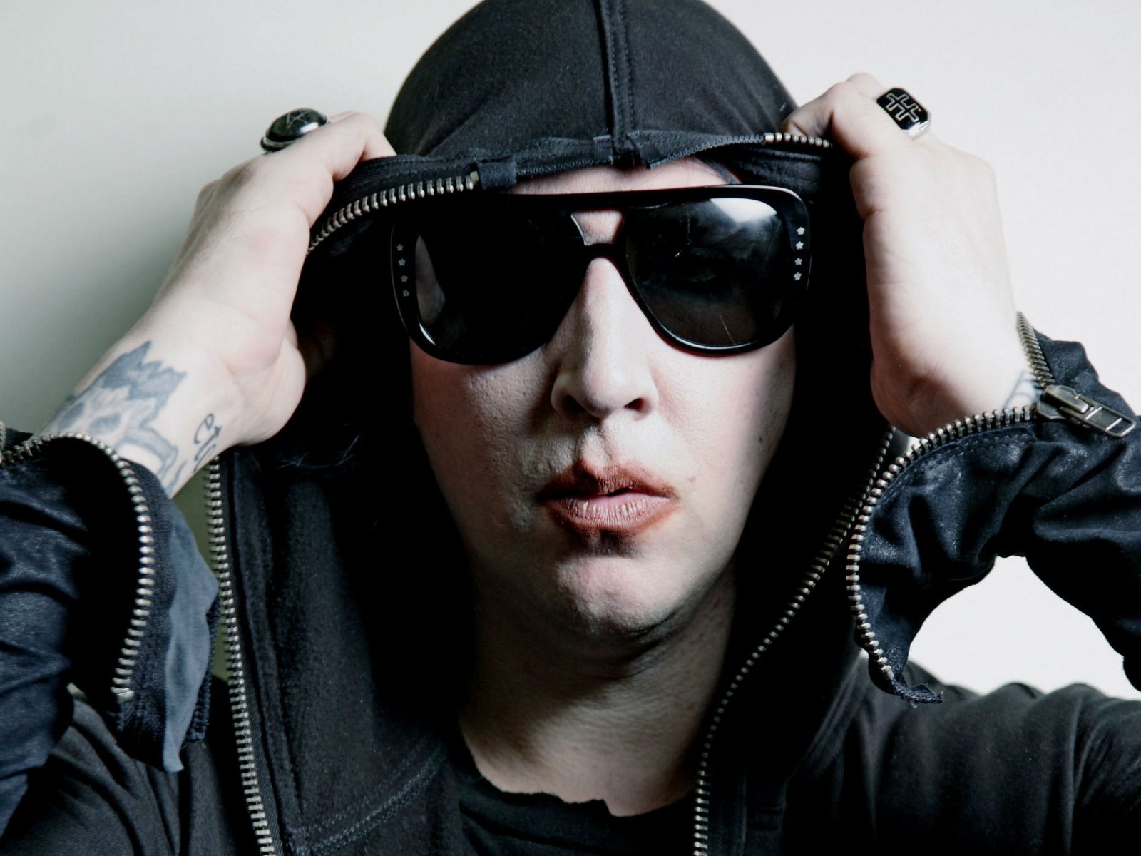 Marilyn Manson 333 Half Evil Jacket - HD Wallpaper 