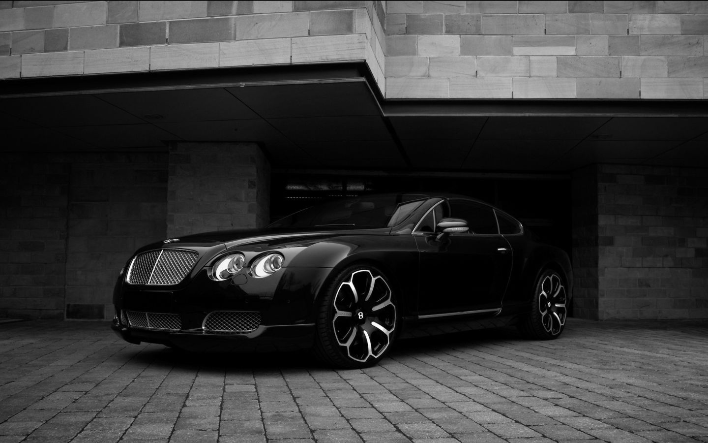 Black Bentley Wallpaper - Bentley Continental Gts Black Edition - HD Wallpaper 