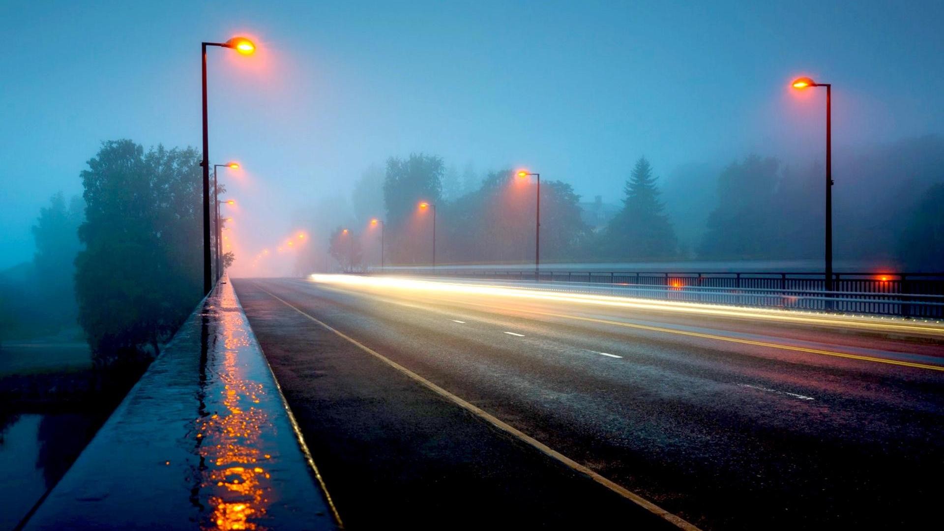 A Highway Bridge In A Foggy Rainy Night Hd Desktop - Imagenes De Lluvia En La Calle - HD Wallpaper 