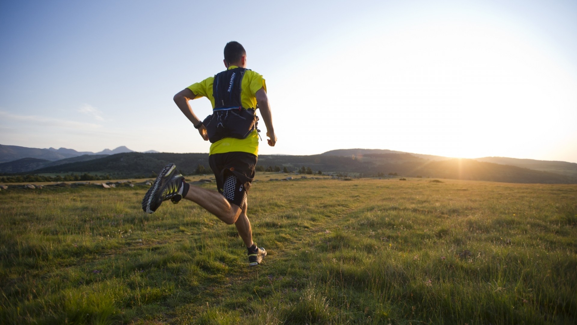 Dad Running - HD Wallpaper 