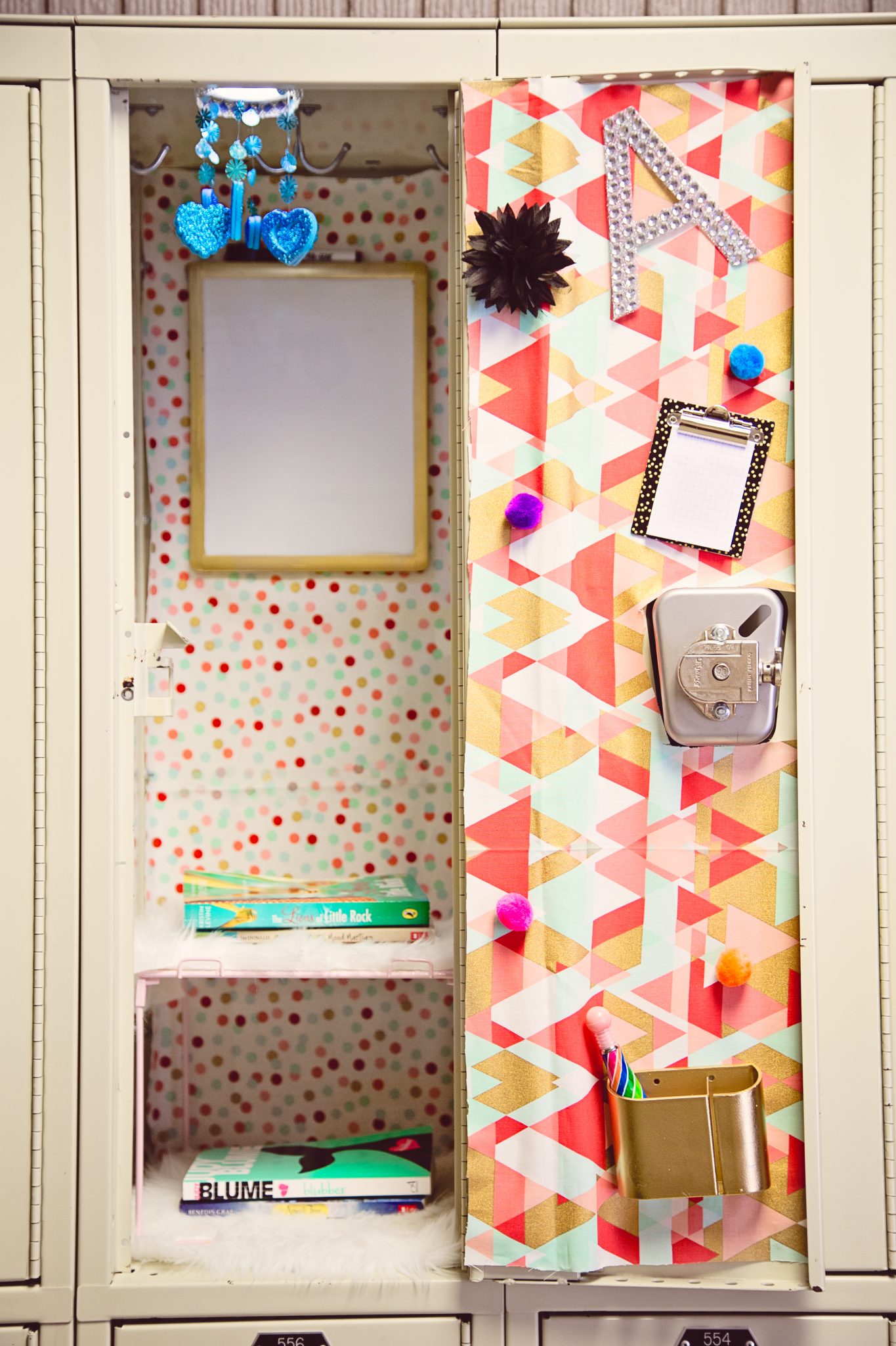 Diy Locker Wallpaper Diy Locker Chandelier - Wall - HD Wallpaper 