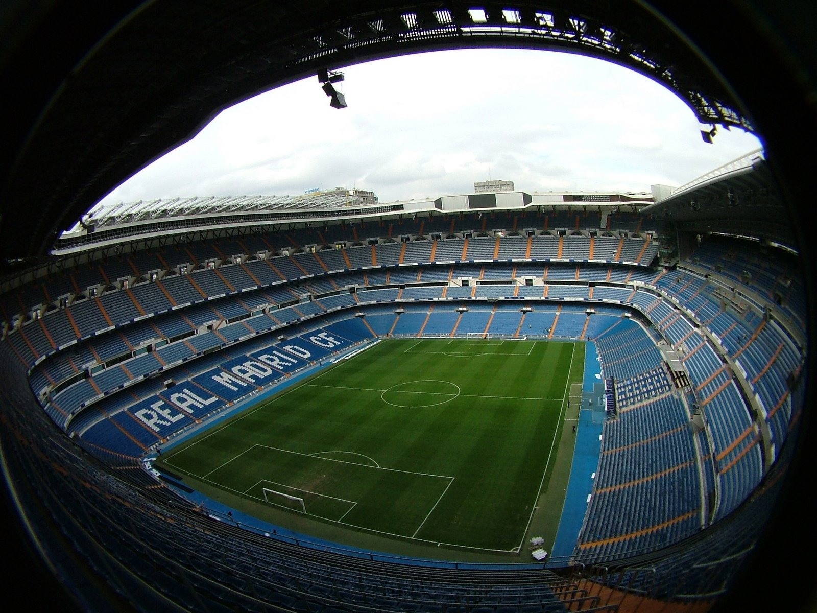 Santiago Bernabeu Real Madr - Santiago Bernabéu Stadium - HD Wallpaper 