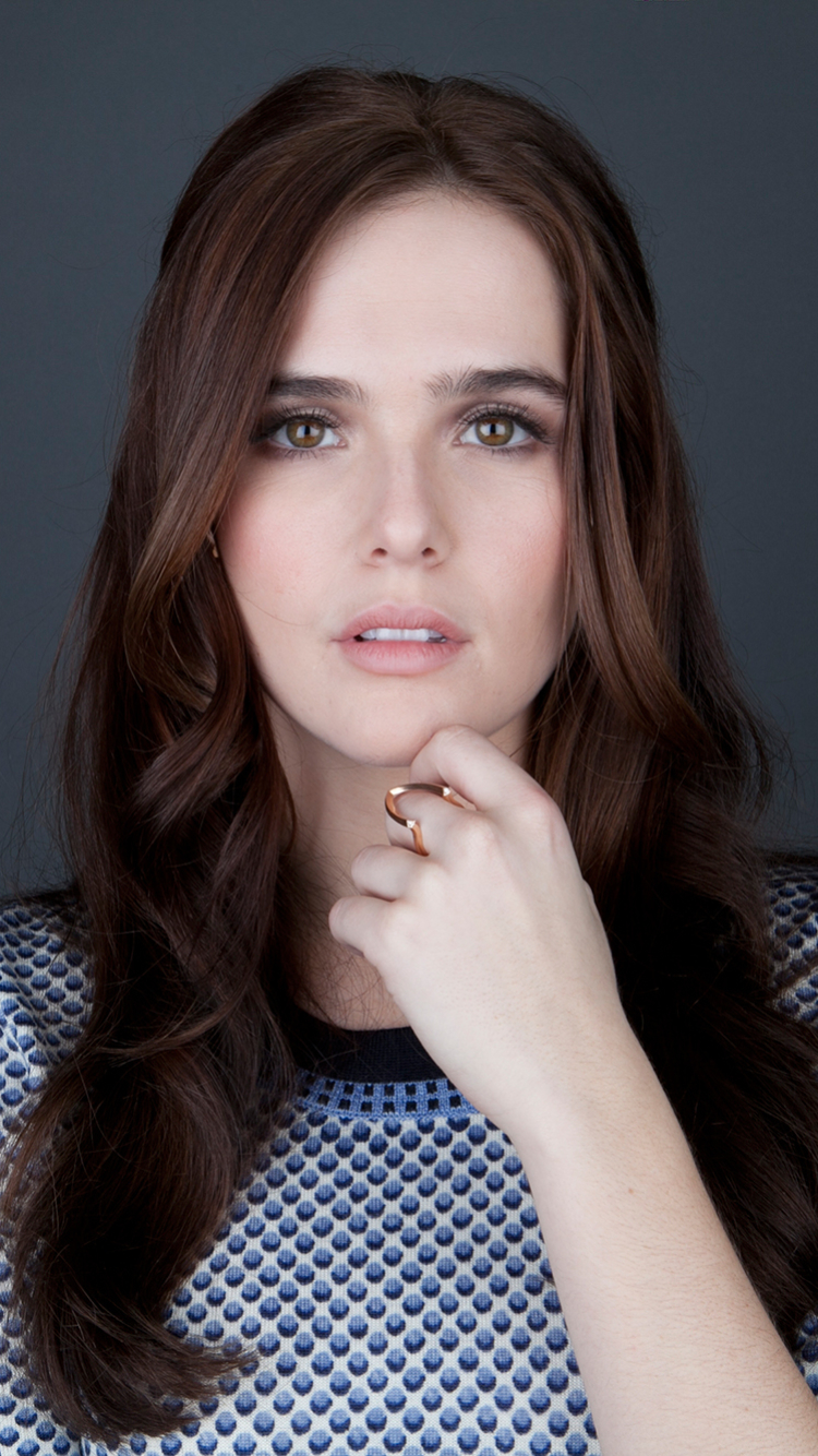 Zoey Deutch Wallpaper Phone - HD Wallpaper 