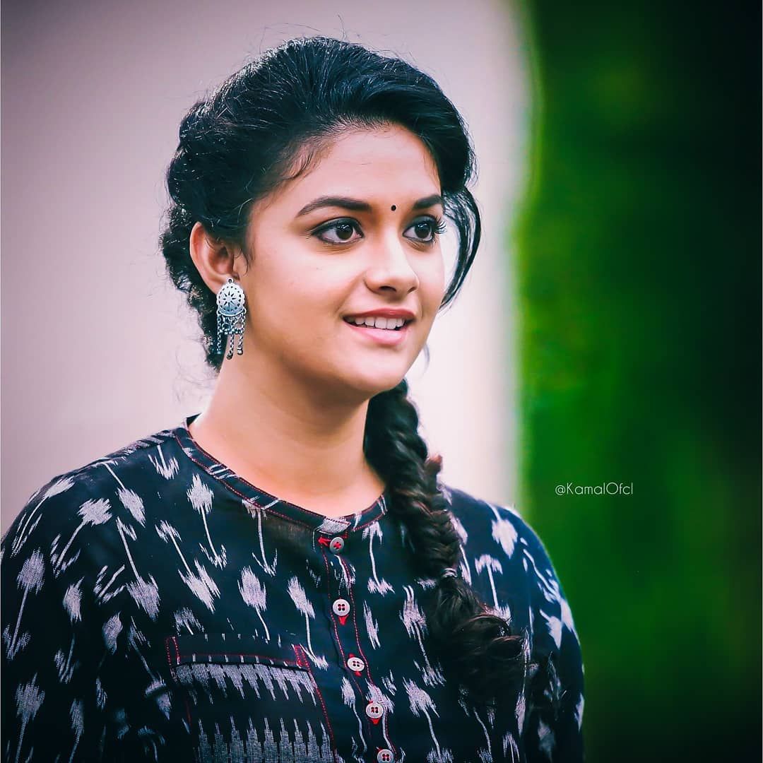 Telugu Heroine Keerthi Suresh - 1080x1080 Wallpaper Telugu Heroine Keerthi Suresh - 1080x1080 Wallpaper