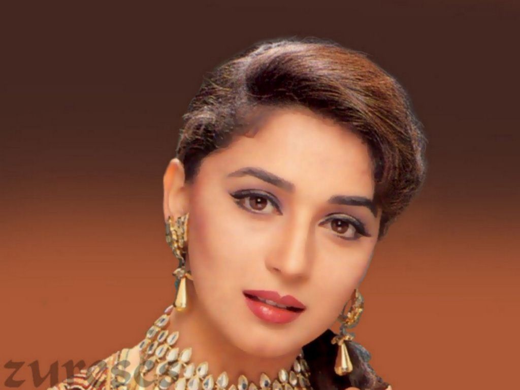 Hindi Actress Wallpapers - Madhuri Dixit Young Face - HD Wallpaper 