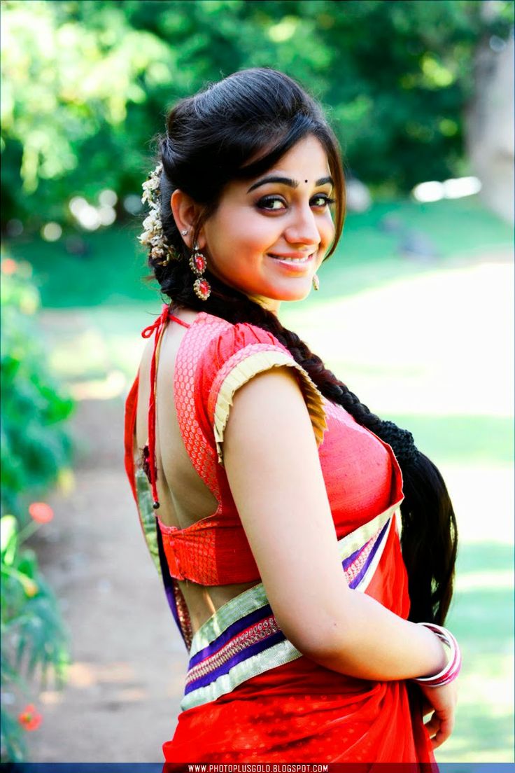 South Indian Actress Hq Wallpapers - Aksha Pardasany Saree Hot - HD Wallpaper 