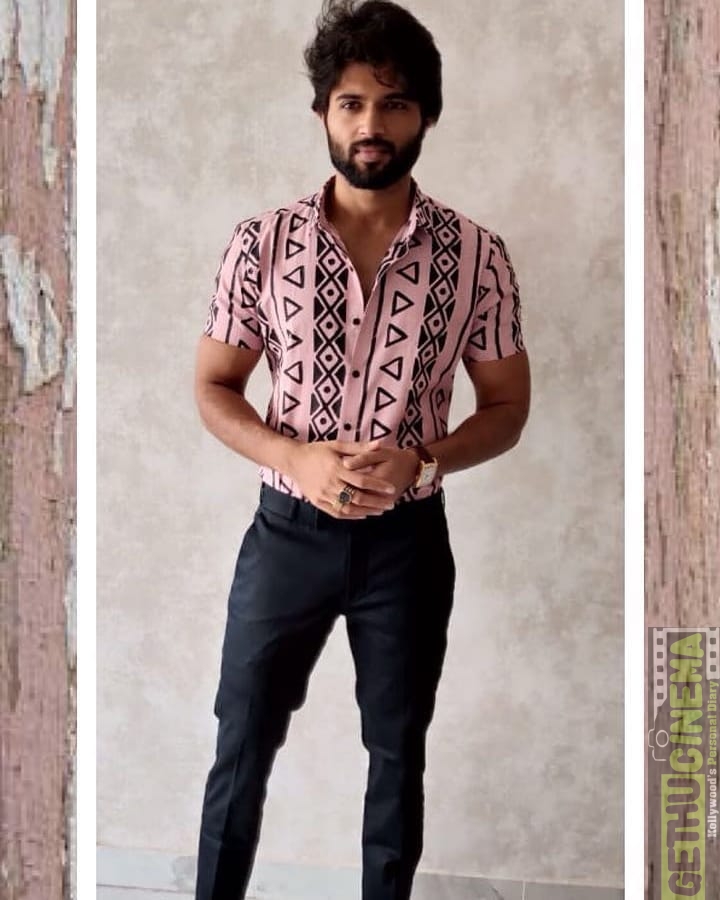 Vijay Deverakonda, Full Size, Wallpaper - Vijay Devarakonda Model - HD Wallpaper 