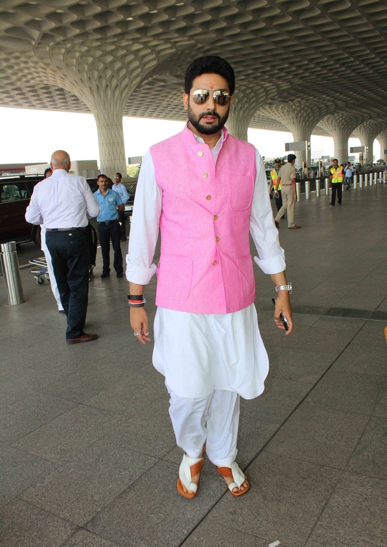 Abhishek Bachchan Cute & Sexy Look Photos - Abhishek Bachchan Dress Style - HD Wallpaper 