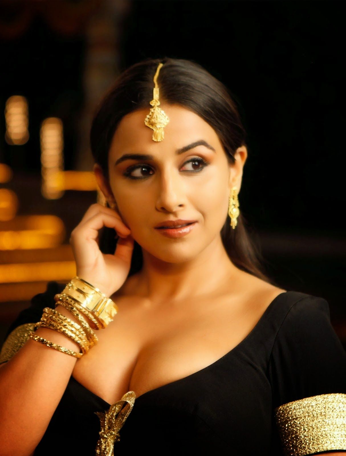 Vidya Balan In Dirty - HD Wallpaper 