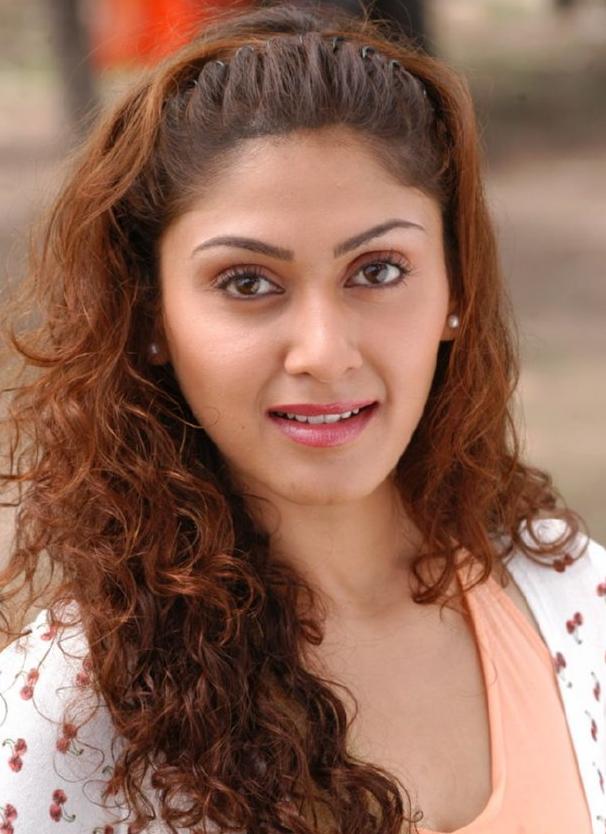 Manjari Phadnis - HD Wallpaper 