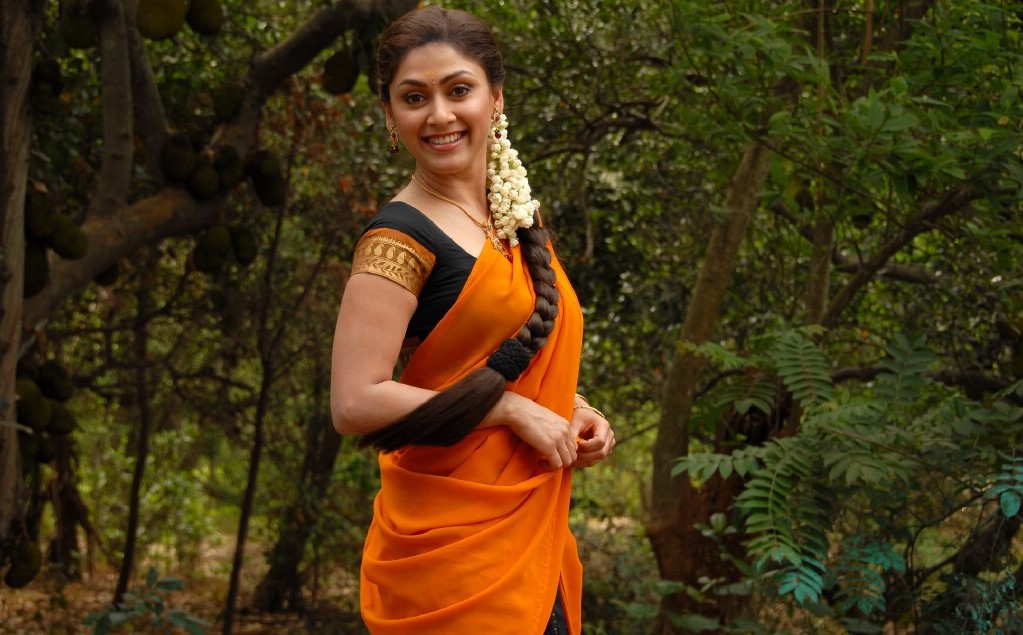 Saree Manjari Phadnis Hd - HD Wallpaper 
