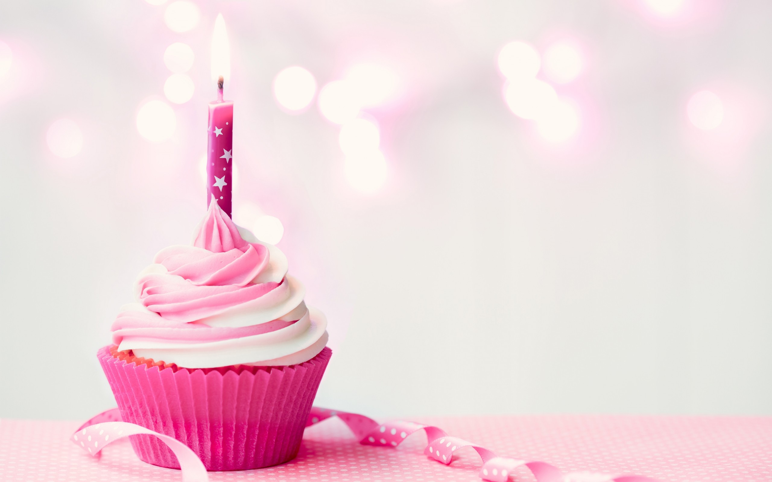 Download Wallpaper Happy Birthday, Cupcake, Candle, - Happy Birthday Cupcake Candle - HD Wallpaper 