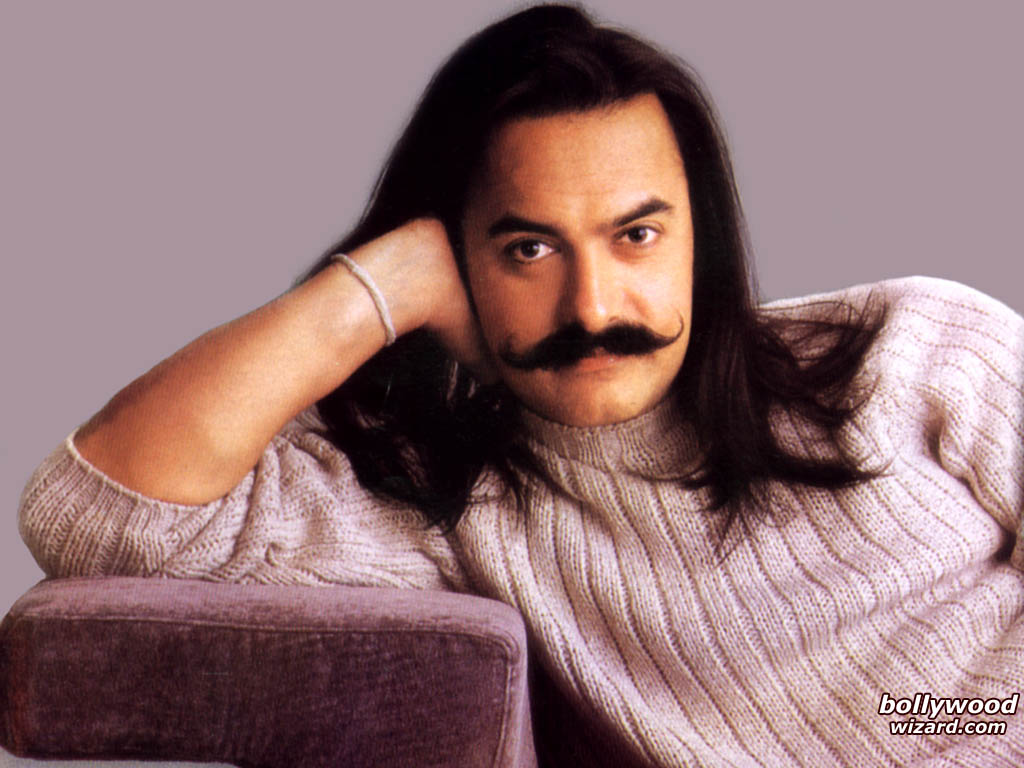 Aamir Khan - Funny Photos Of Bollywood - HD Wallpaper 