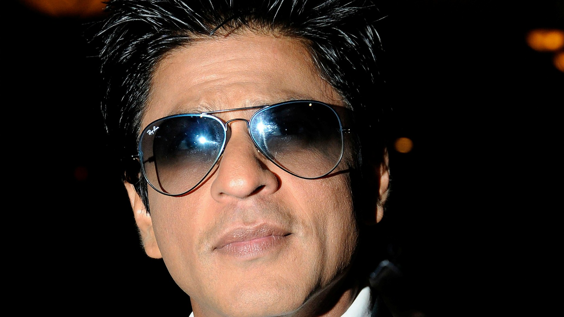 Famous Bollywood Actor Shahrukh Khan In Sunglasses - Shahrukh Khan Hair Style - HD Wallpaper 