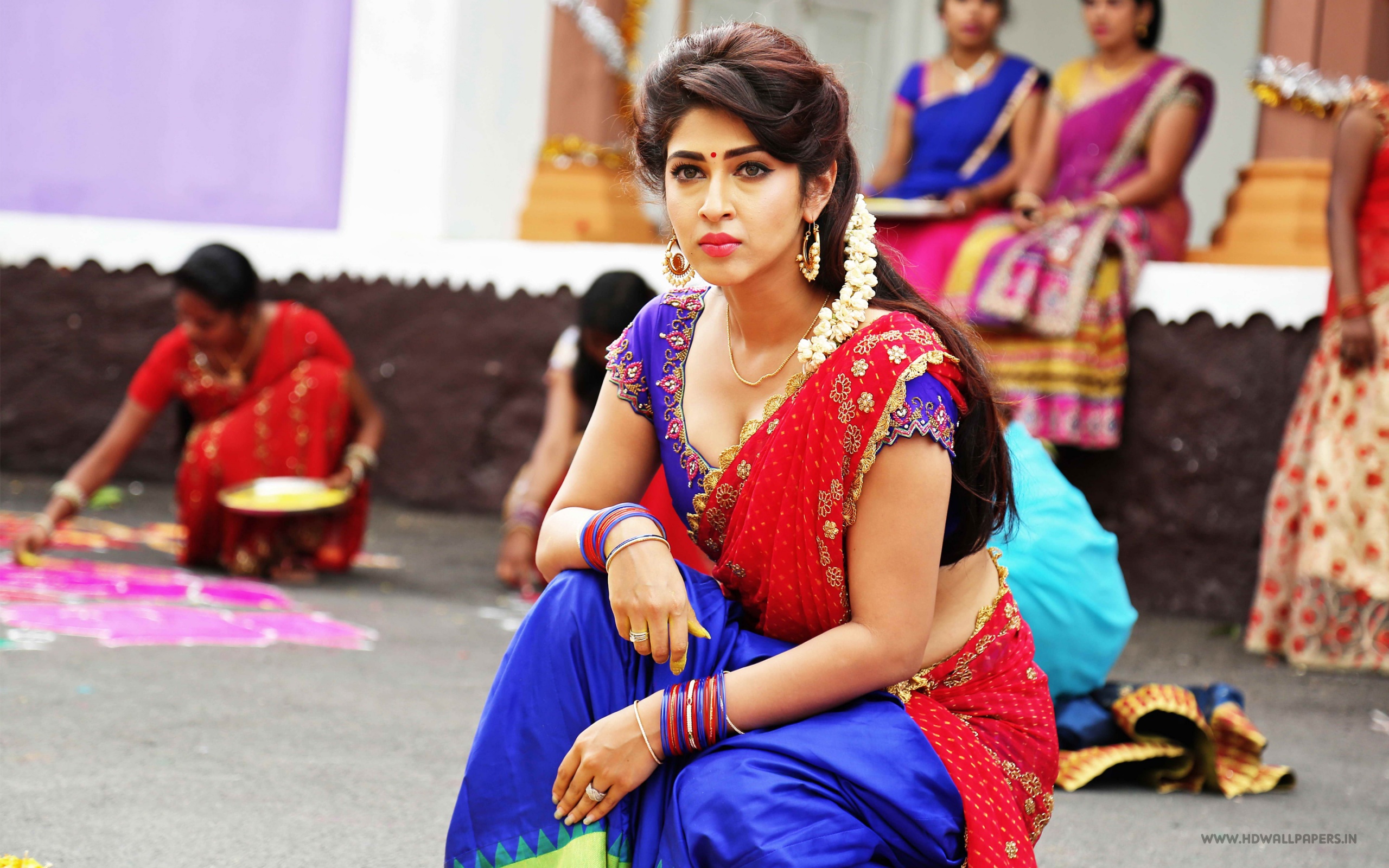 Sonarika Bhadoria In Saree - Sonarika Hd - HD Wallpaper 