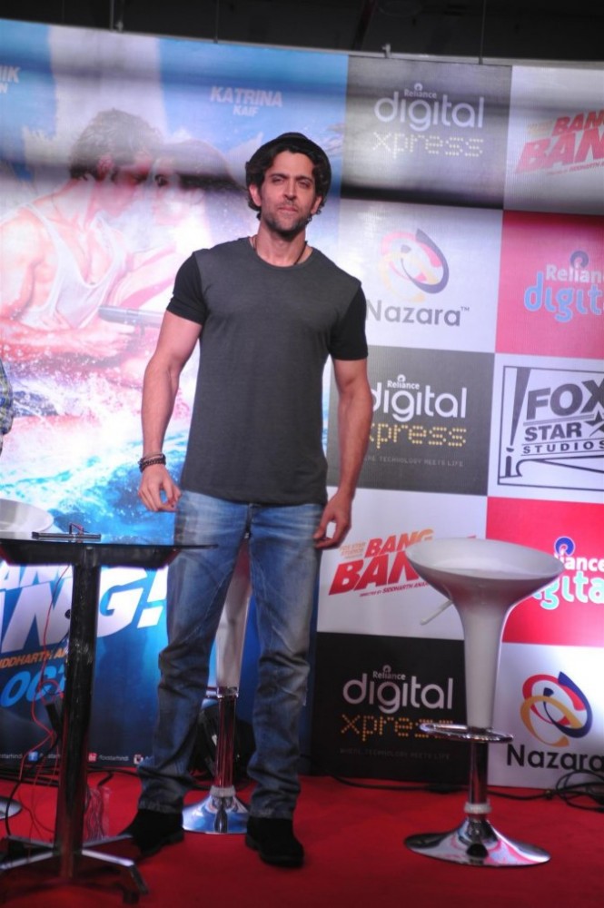 Raina S Joshi - Red Carpet - HD Wallpaper 