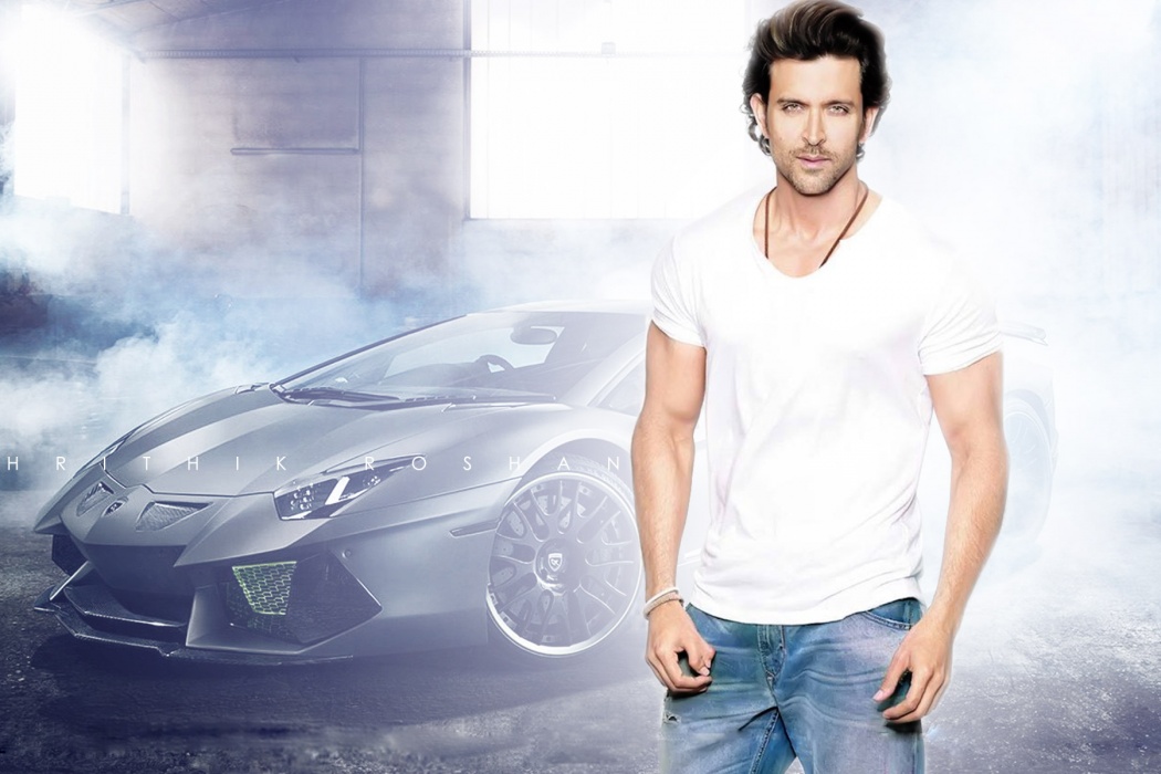 Hrithik Roshan Indian Actor In White T Shirt - Hrithik Roshan White T Shirt - HD Wallpaper 