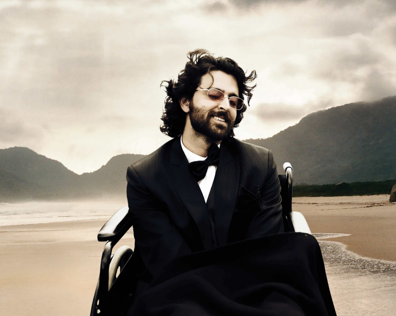 Hrithik Guzaarish - HD Wallpaper 